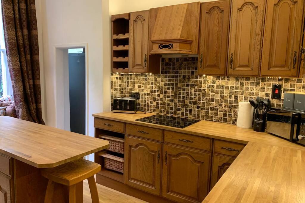 Luxurious Apartment In Historic Mansion - Sleeps 7 Ladock ภายนอก รูปภาพ
